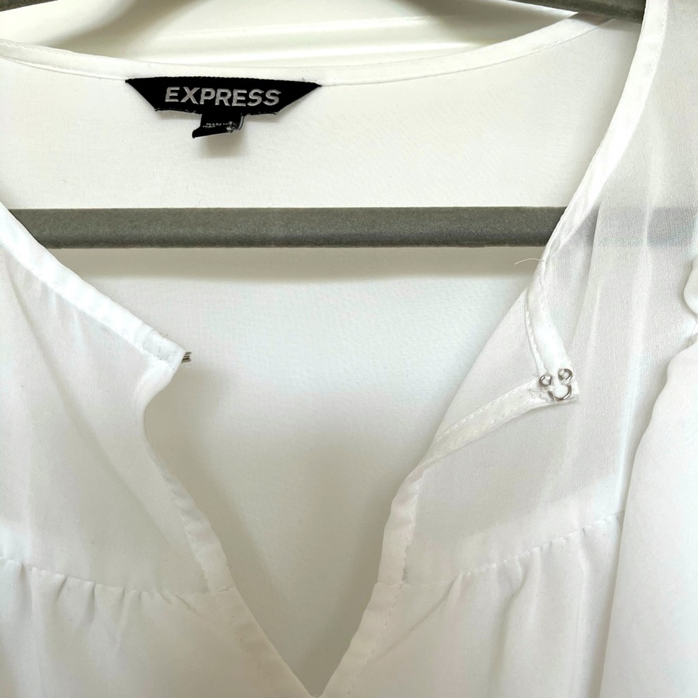 Express Design Blouse - Picture 2 of 3